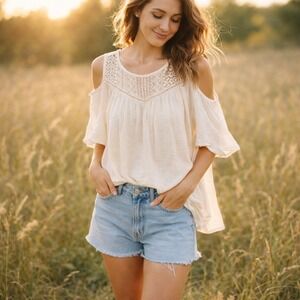 Cocomo Womens Medium White Cold Shoulder Crochet Lace Yoke Boho Blouse Top
